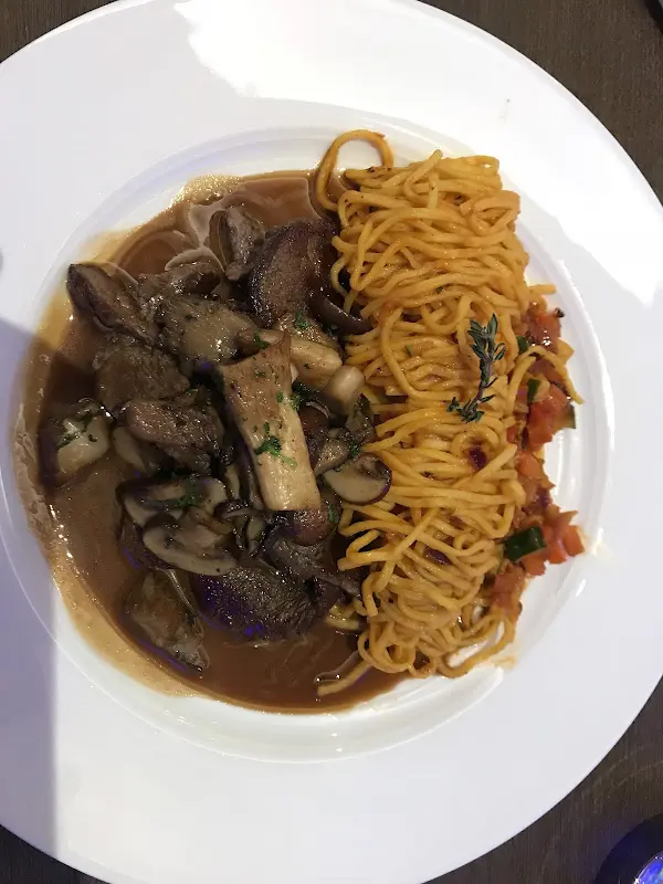 Annett Henrich_Restaurant Elements_Weiherhammer_recensione