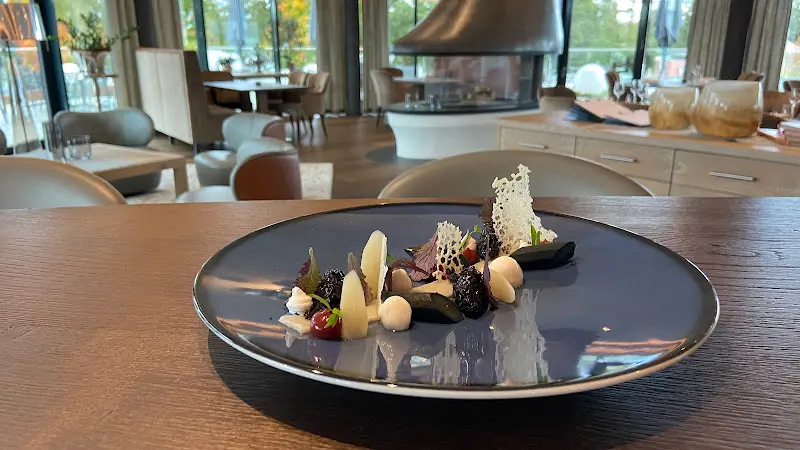 Restaurant Elements_Weiherhammer_slider_image_2