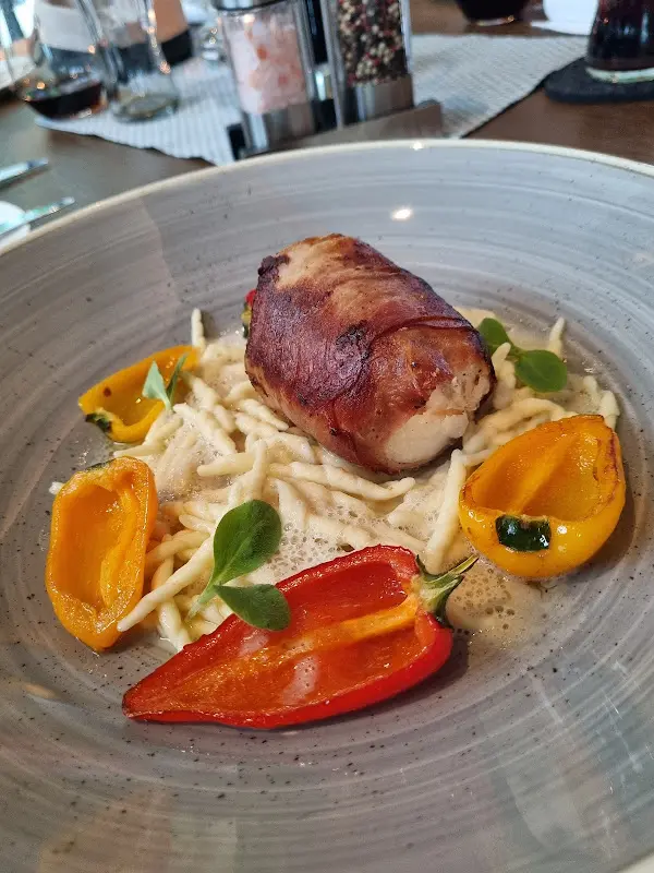 Restaurant Elements_Weiherhammer_slider_image_3