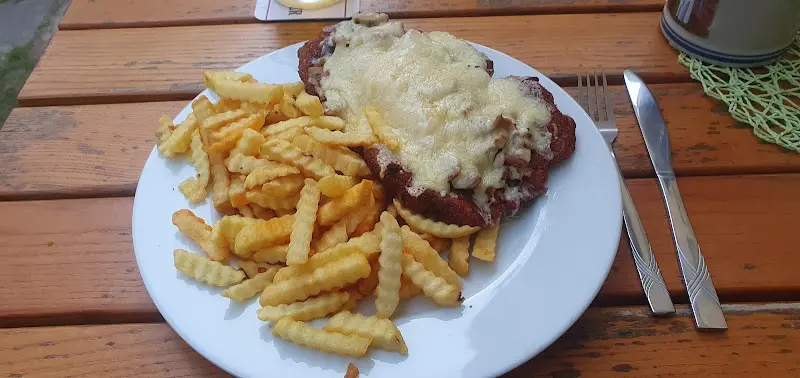 Raphael Adolini_Waldwirtschaft Weiherhammer_Weiherhammer_review