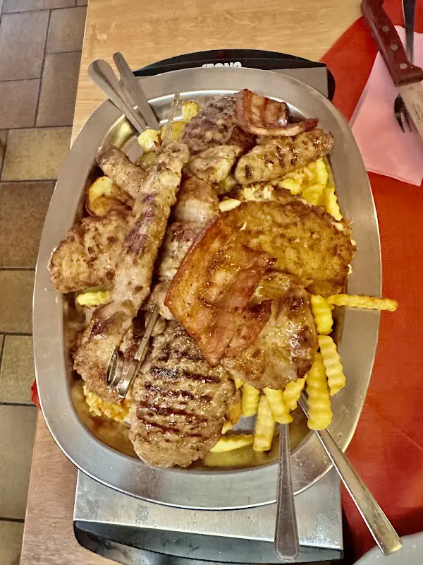 Markus R._Jahnturnhalle Weilbach Restaurant_Main_review