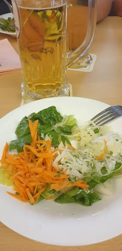 Janina Zwack_Jahnturnhalle Weilbach Restaurant_Main_review