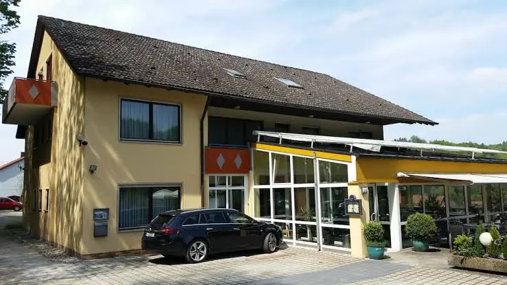 Hotel-Pension "Haus Hubertus" restaurant in Weigendorf