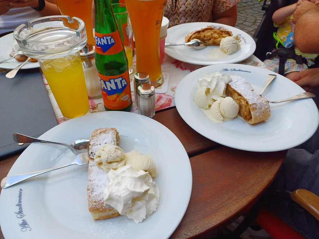 Lieke Gelden_Alte Stadtmauer_Beilstein_recensione