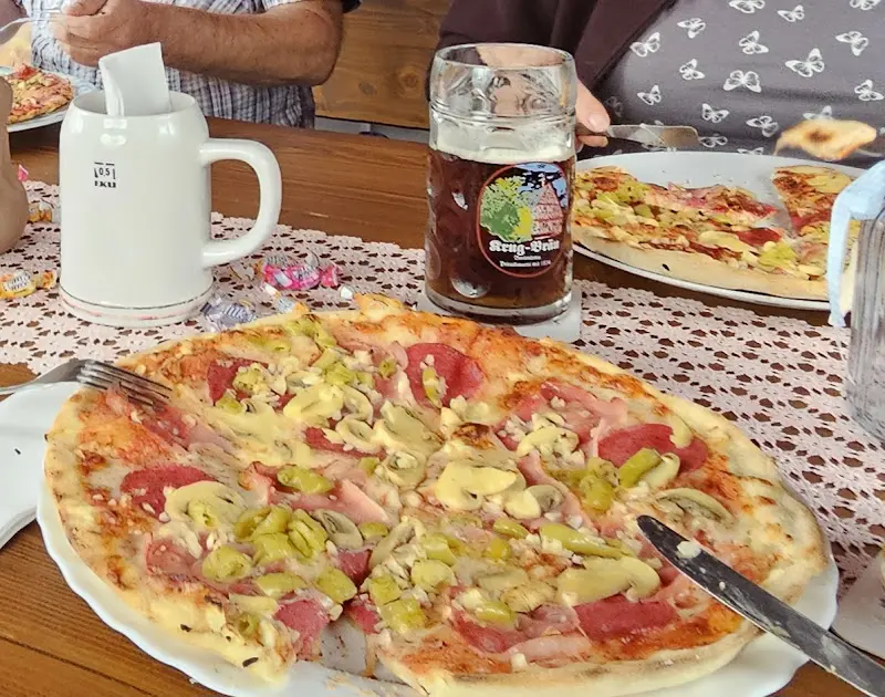 Hans-Joachim Gruhn_Pizza-Service Hajek_Weismain_review