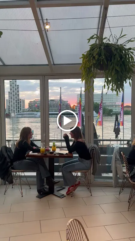 Mai Garden Rheinpark Restaurant_Rhein_slider_image_2