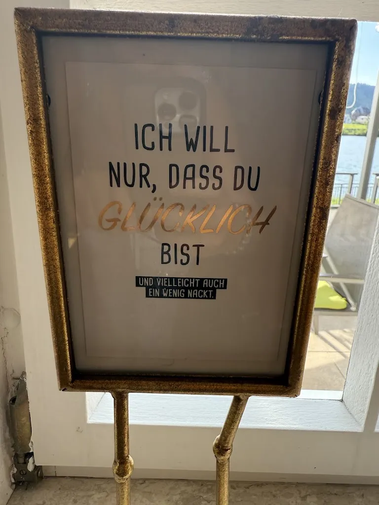 Heidi De Ruyver_Cafe Dehren Karlheinz Föhr_Beilstein_review