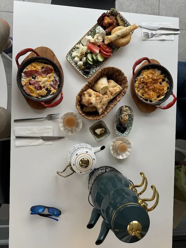 Markus Kohli_Pishi Breakfast_Rhein_review