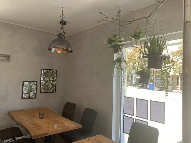 Yuliya Kho_Do Le's Kitchen_Rhein_review