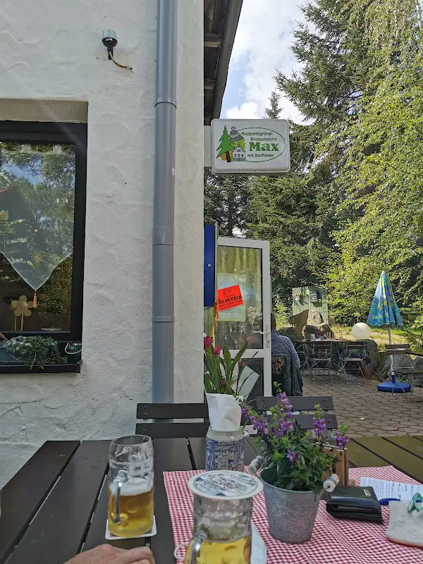 Brotzeitstube MAX mit Dorfladen restaurant in Weißenstadt