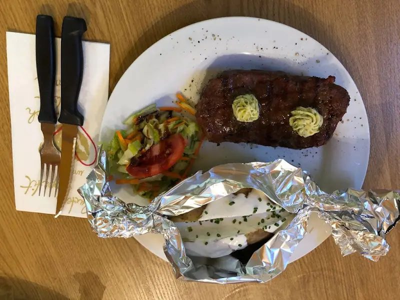 Brotzeitstube MAX mit Dorfladen_Weißenstadt_slider_image_3