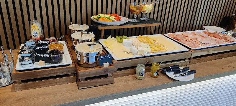 Colin Chan_Sopherl am See_Weßling_review