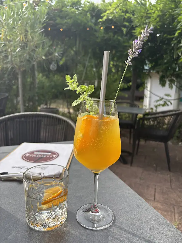 Ilka Hauck_Esszimmer by F. Müller_Westheim(Pfalz)_review