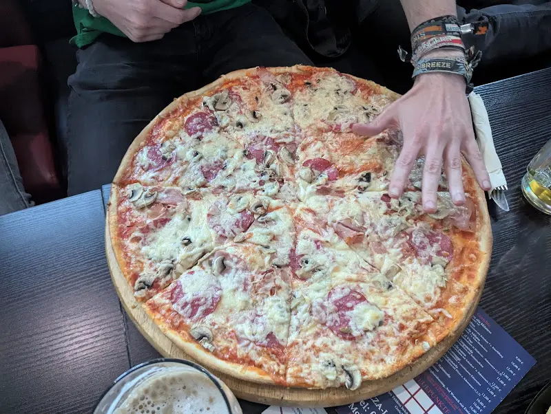 Shishabar und Pizzeria Cara Mia_Wiesau_slider_image_2