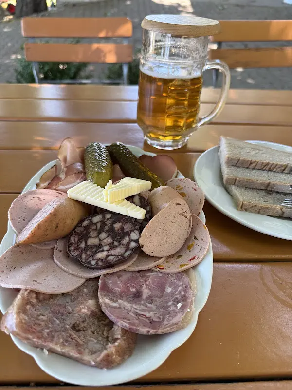 Gasthaus Zur Eisenbahn restaurant in Wiesenthau