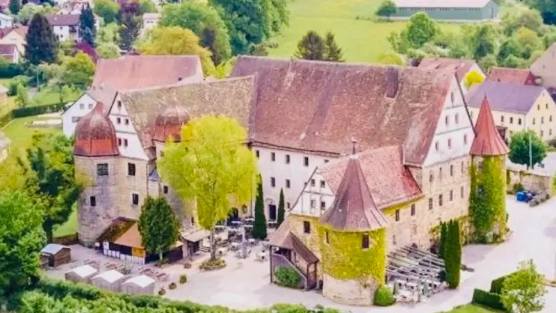 Schloss Wiesenthau restaurant in Wiesenthau