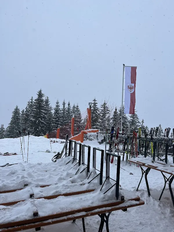 Jeroen_11er Alm_Austria_review