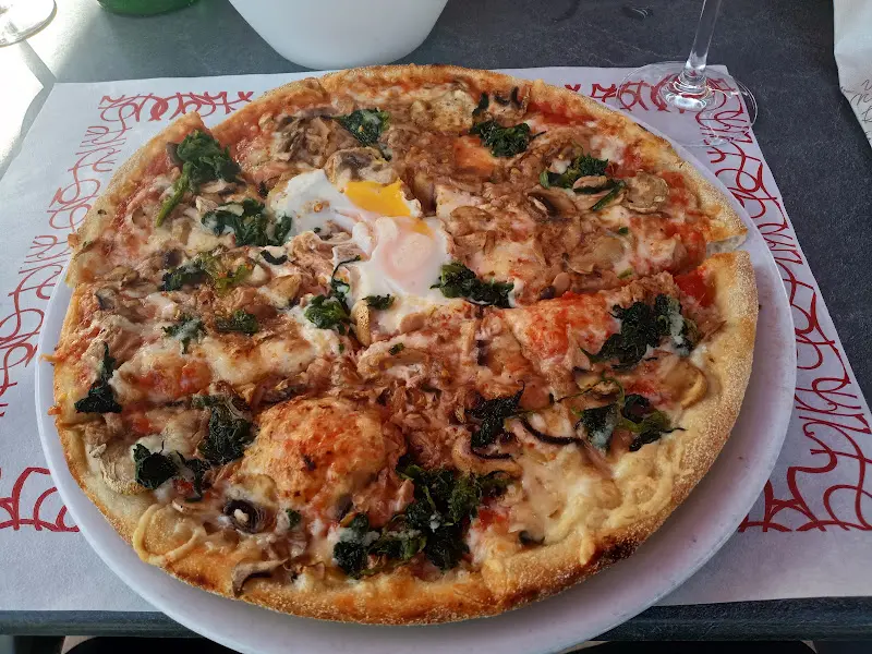 Pizzeria trattoria La Collina da pietro e Ivana_Wilhermsdorf_slider_image_3