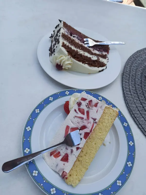 Kinga Golik_Zur alten Scheune_Winkelhaid_review