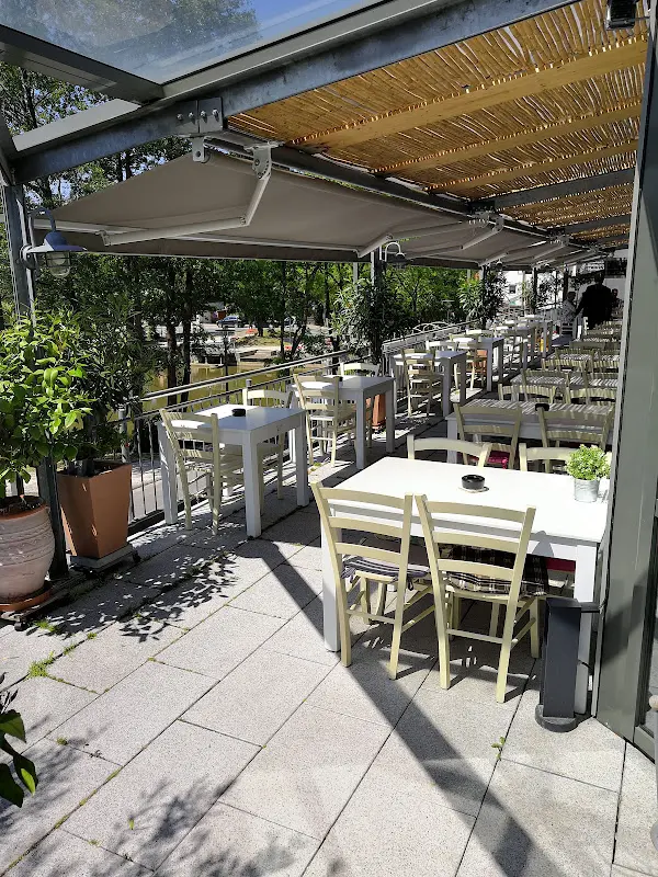 Taverna Athos restaurant in Winkelhaid