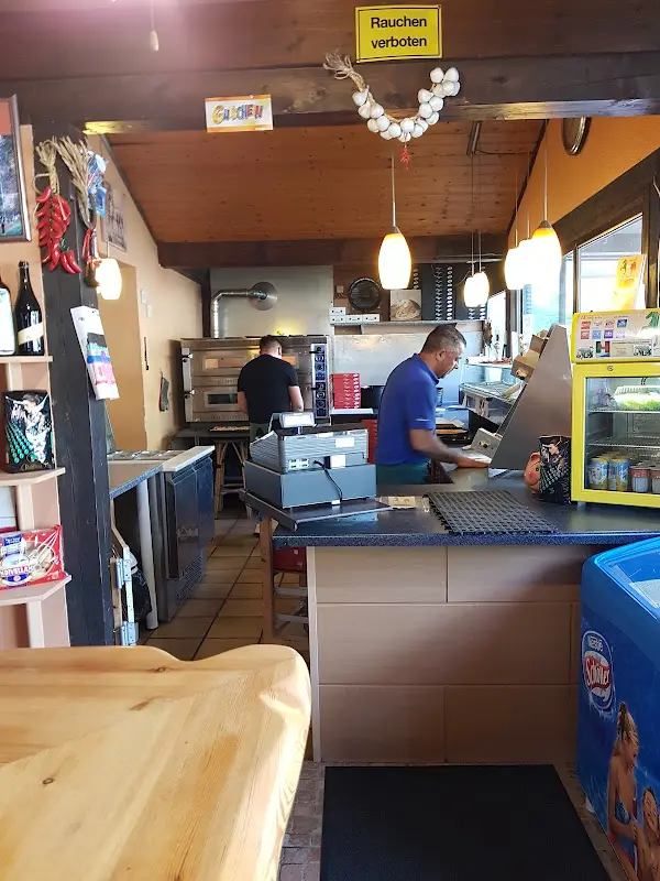 Pizzeria Il Cavalino Bei Saverio u. Edigo restaurant in Winkelhaid