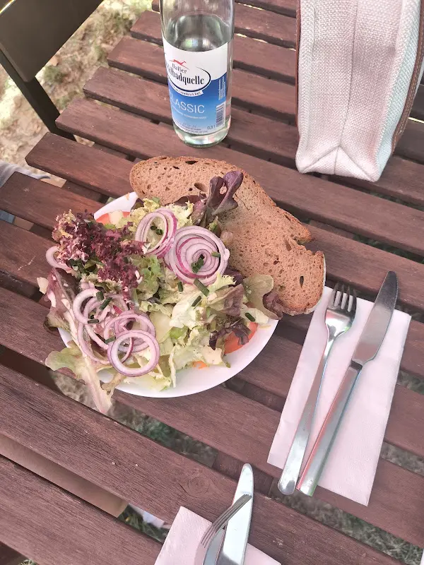 Lu Klüpfel_Julies Biergarten_Winterhausen_review