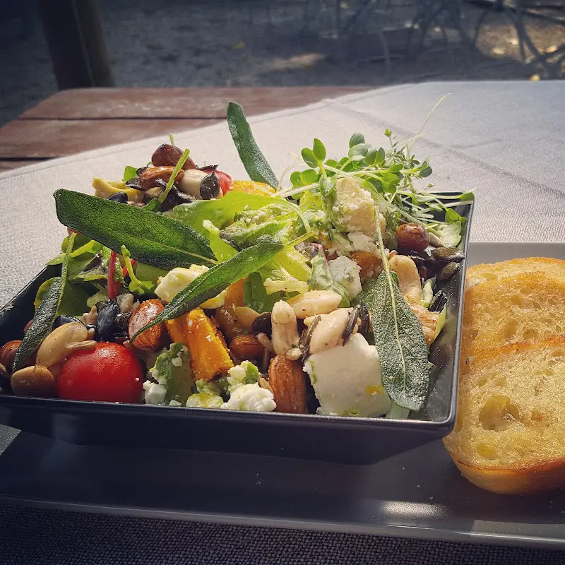 Restaurant Reitpark Mergenthau_Kissing_slider_image_2