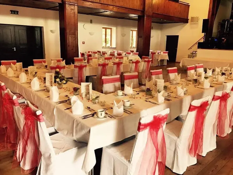 Gasthof zur Post restaurant in Winzer