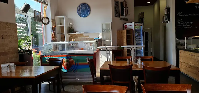 Cafe Kult restaurant in Woringen