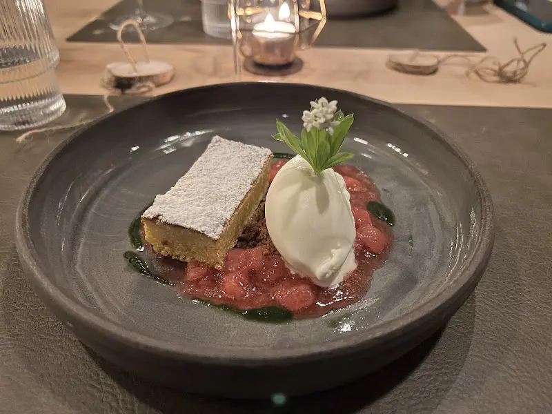 DRAUßT am HoitzerHof restaurant in Donau