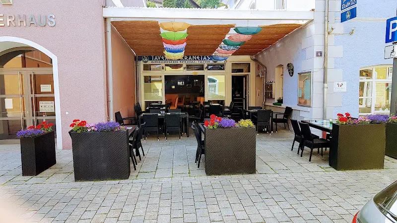 Taverna Kranetas restaurant in Donau
