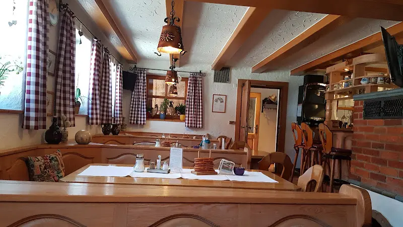 Gaststätte s'Lindwurmstüberl restaurant in Wurmannsquick