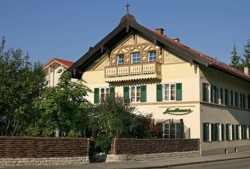 Landhaus-Hotel Wolfratshausen restaurant in Wolfratshausen