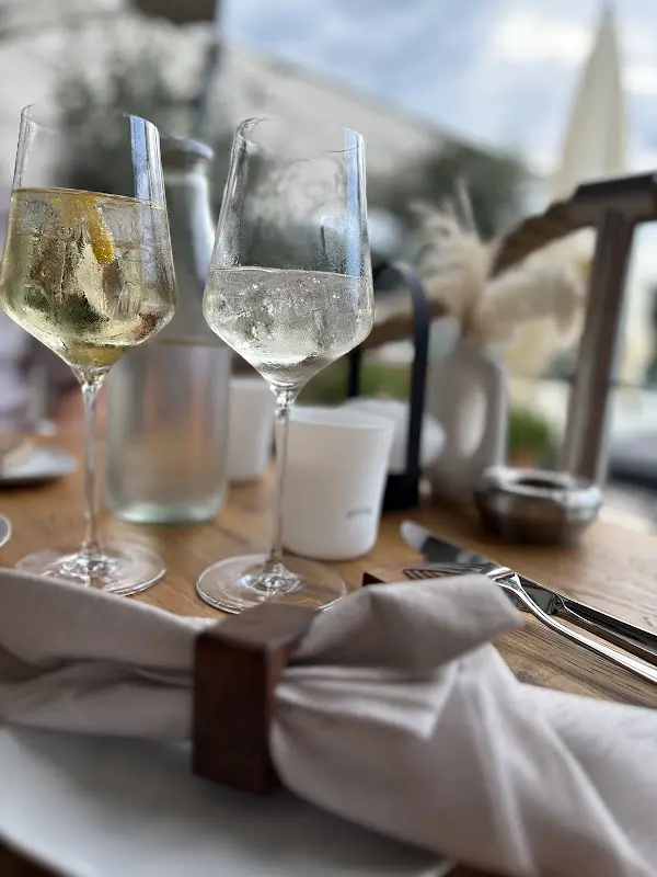 Desiree Maier_SEE.STERN - Restaurant & Lounge_Austria_review