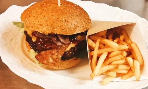 Bauernstube Restaurant und Biergarten_Zapfendorf_slider_image_1