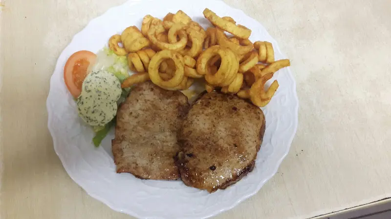 Bauernstube Restaurant und Biergarten_Zapfendorf_slider_image_2