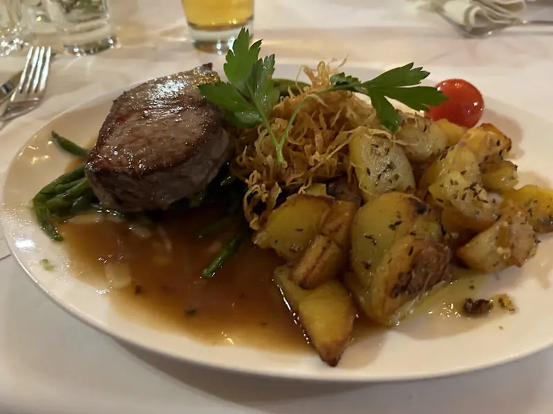 Restaurant @ Hotel Neuwirt restaurant in Zorneding