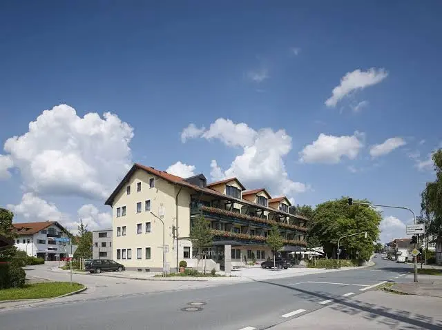 Hotel Neuwirt restaurant in Zorneding