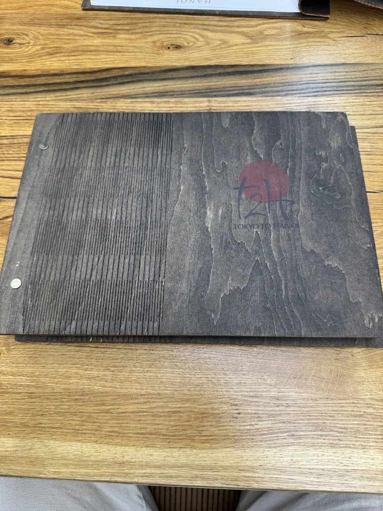 Flo L_Tokyo to Hanoi_Berlin_recensione