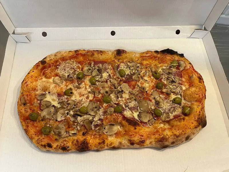 Pino's Pizza_Zusmarshausen_slider_image_3