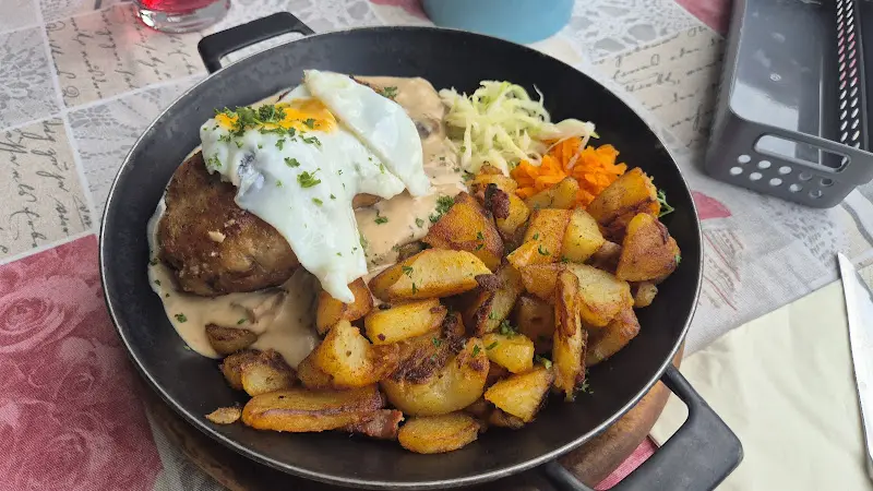 Gasthaus Rustikal_Berlin_slider_image_3