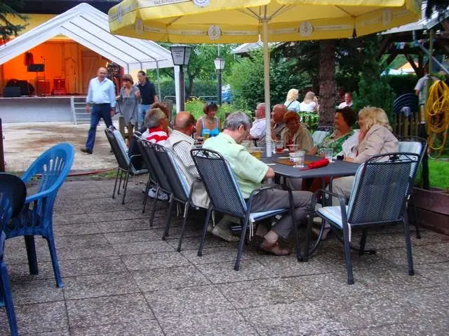 Blattlaus Adlershof Garten Restaurant_Berlin_slider_image_1