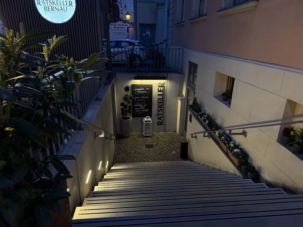 Oliver Leutz_Ratskeller Bernau_Berlin_review