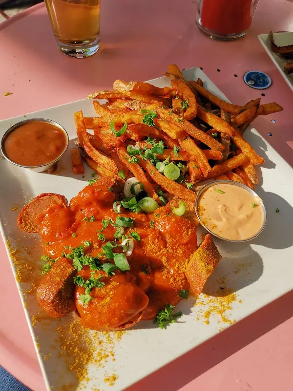 Martin Kubler_Neue Republik Reger_Berlin_Bewertung