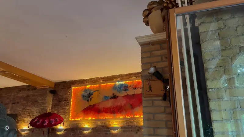 Hindi_Berlin_slider_image_2