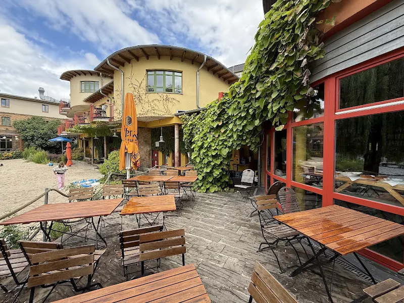 Krokodil_Berlin_slider_image_2