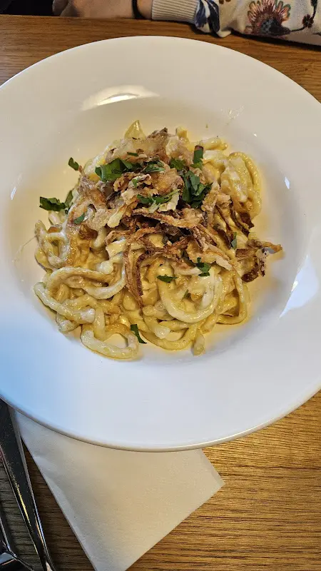 Romain “Romain R.” Ritz_Hafen Domizil_Berlin_review