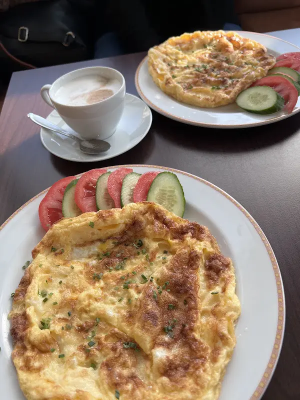 Nadine Schäfer_Bistro Delphi_Berlin_review