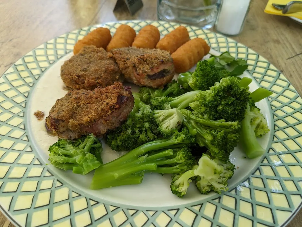 Amanda Gomes de Carvalho Biriba_Gasthaus Leiterwagen_Berlin_review