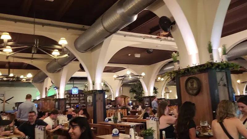 Terence Richardson_Hofbräu_Berlin_review